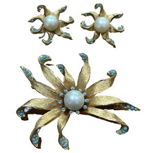 Vintage BSK Gold Brooch & Clip On Earrings Set Faux Pearl & Turquoise Beads